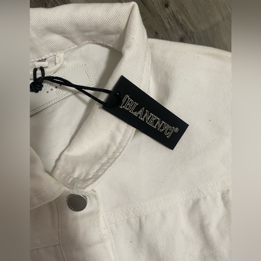 NWT BLANKNYC Cropped Denim White women's 100% cotton Jacket oversize size Xlarge - Picture 2 of 7